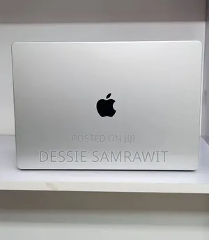 New Laptop Apple MacBook Pro 2021 M1 16GB AMD A10 SSD 512GB