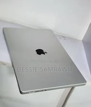 New Laptop Apple MacBook Pro 2021 M1 16GB AMD A10 SSD 512GB