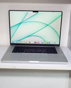 New Laptop Apple MacBook Pro 2021 M1 16GB AMD A10 SSD 512GB