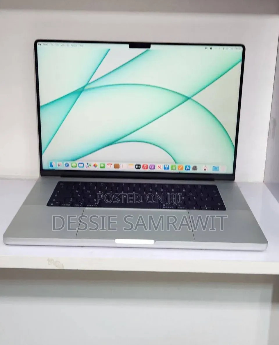 New Laptop Apple MacBook Pro 2021 M1 16GB AMD A10 SSD 512GB