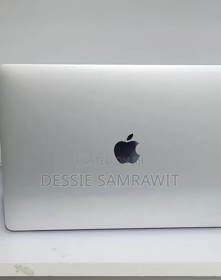 New Laptop Apple MacBook Pro 2020 16GB Intel Core i7 SSD 512GB