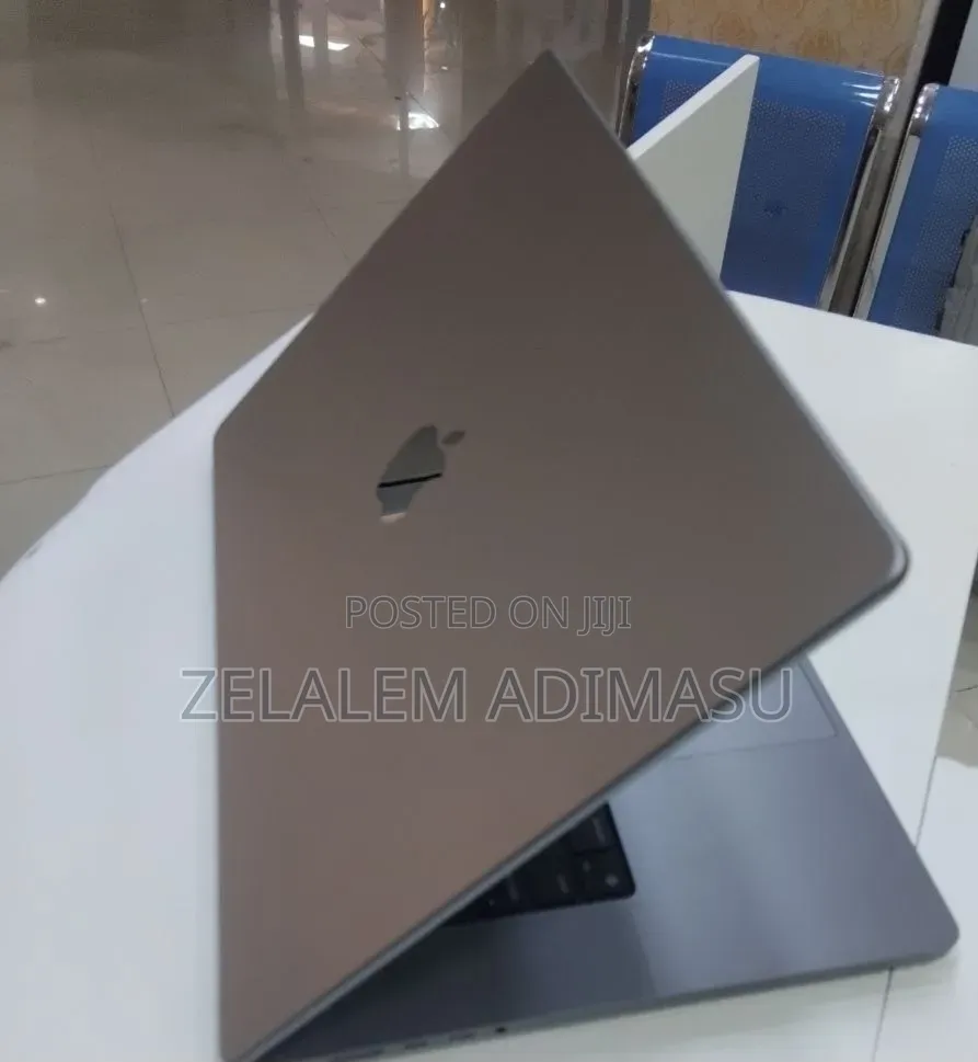 New Laptop Apple MacBook Pro M1 32GB Apple M1 Max SSD 1T