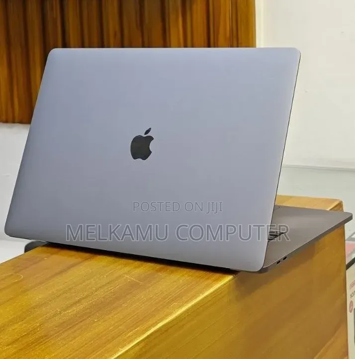 New Laptop Apple MacBook Pro 2018 32GB Intel Core i9 SSD 2T