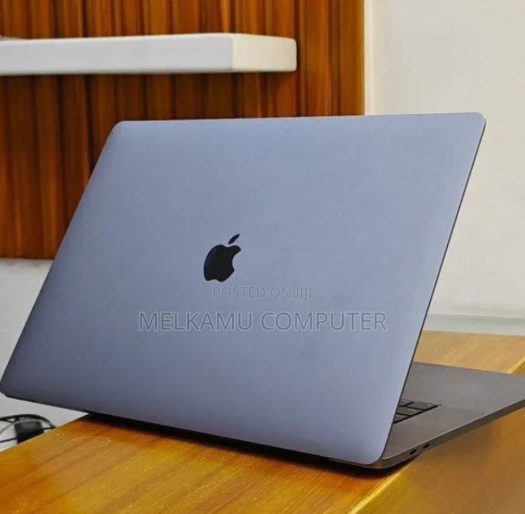 New Laptop Apple MacBook Pro 2018 32GB Intel Core i9 SSD 2T