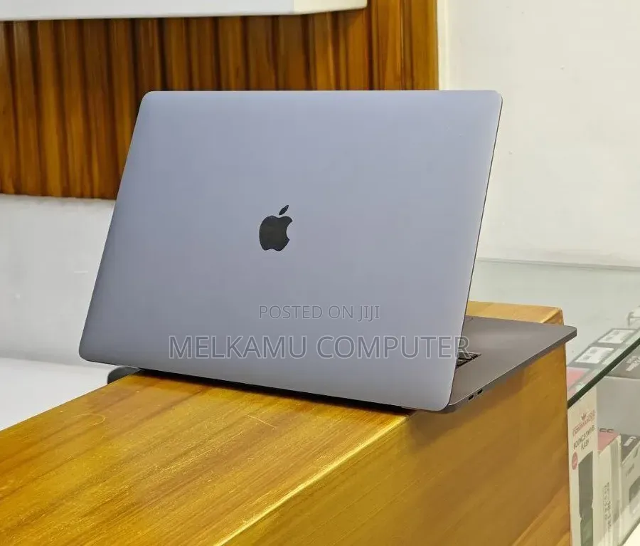New Laptop Apple MacBook Pro 2018 32GB Intel Core i9 SSD 2T