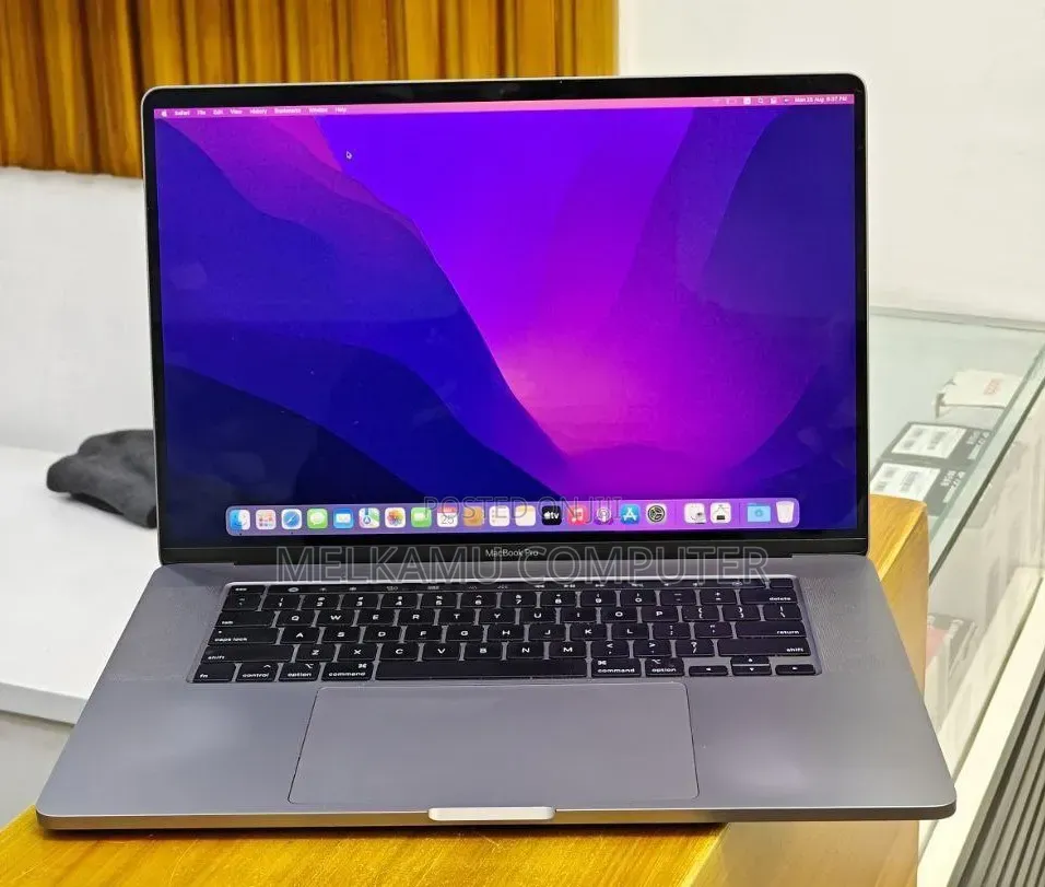 New Laptop Apple MacBook Pro 2019 16GB Intel Core i9 SSD 2T