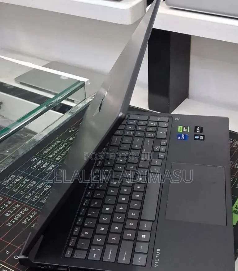 New Laptop HP Victus 15 16GB Intel Core i7 SSD 1T
