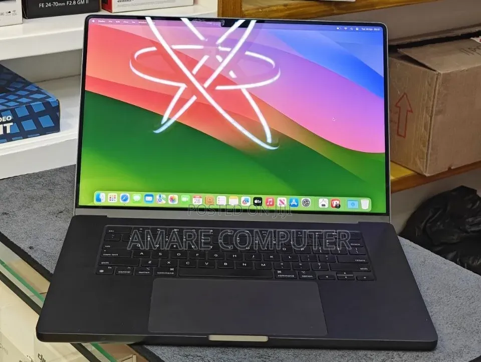 New Apple MacBook Pro 2023 M3 Pro 16-inch 36GB Apple M3 Pro SSD 512GB