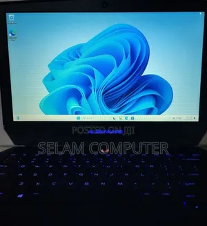 New Laptop Alienware 13 16GB Intel Core i5 SSD 256GB