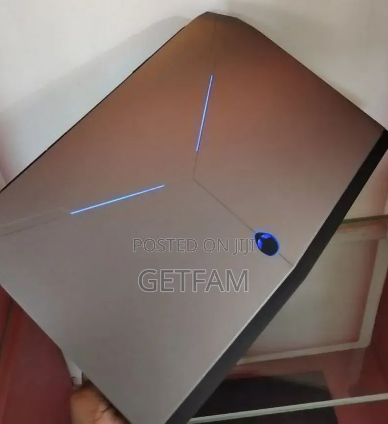New Laptop Alienware M15 r3 16GB Intel Core i5 SSD 256GB