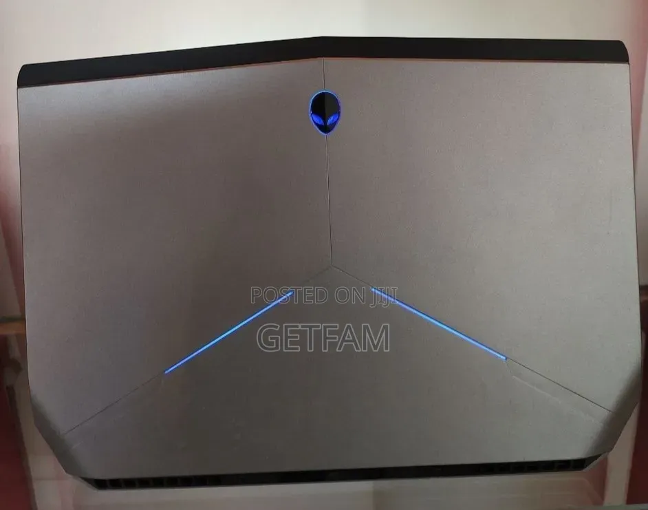 New Laptop Alienware M15 r3 16GB Intel Core i5 SSD 256GB