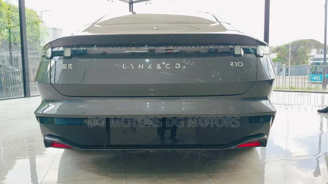 New Lynk & Co Z10 2025 Black