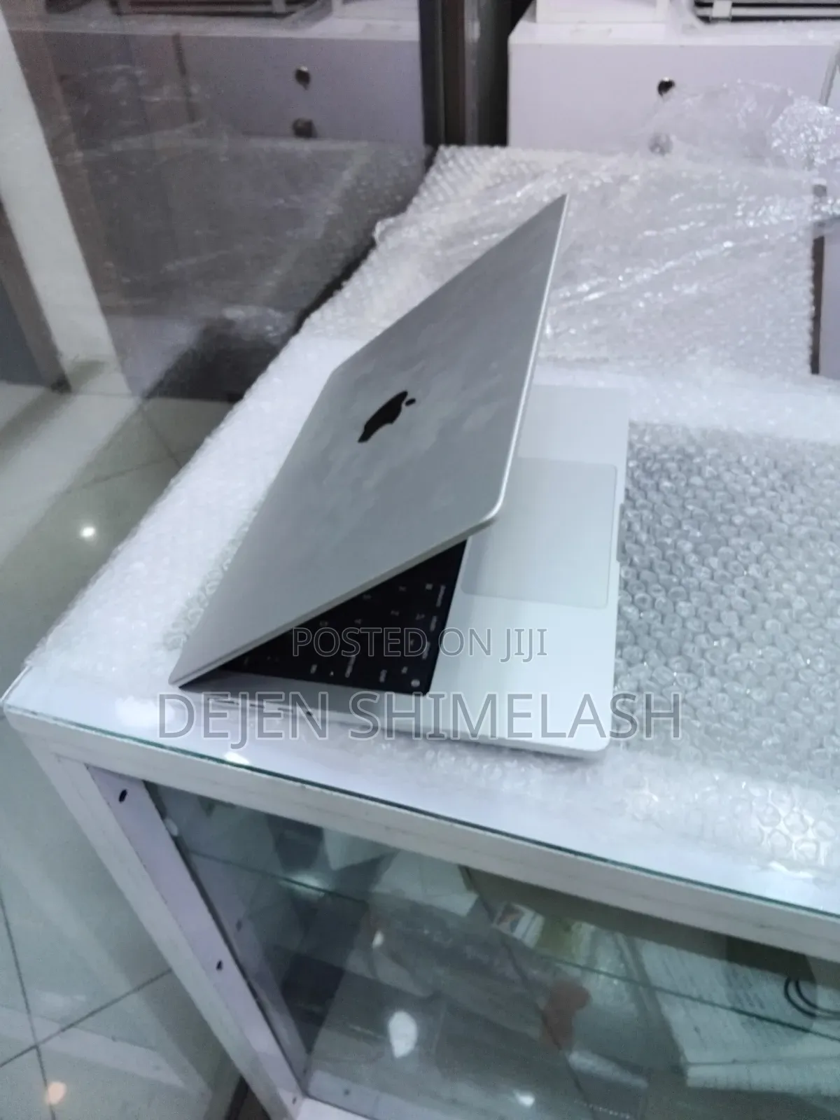 New Laptop Apple MacBook Pro 2021 M1 16GB Apple M1 Pro SSD 512GB
