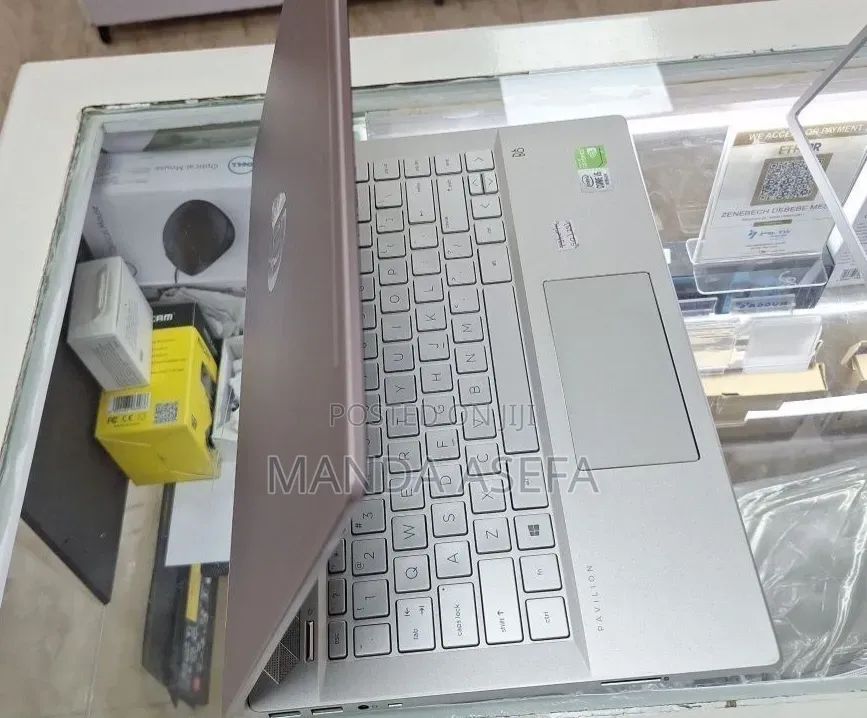 New Laptop HP Pavilion 14 8GB Intel Core i5 SSD 512GB