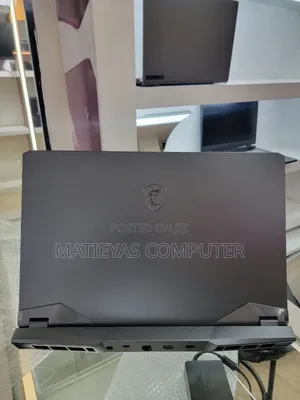 New Laptop MSI Raider 18 HX AI A2XW 16GB Intel Core i7 SSD 1T