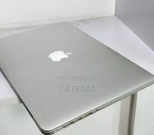 New Laptop Apple MacBook 2013 8GB Intel Core i5 SSD 256GB