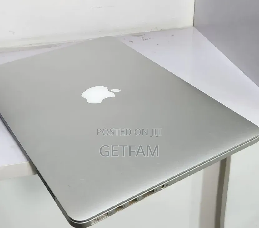 New Laptop Apple MacBook 2013 8GB Intel Core i5 SSD 256GB