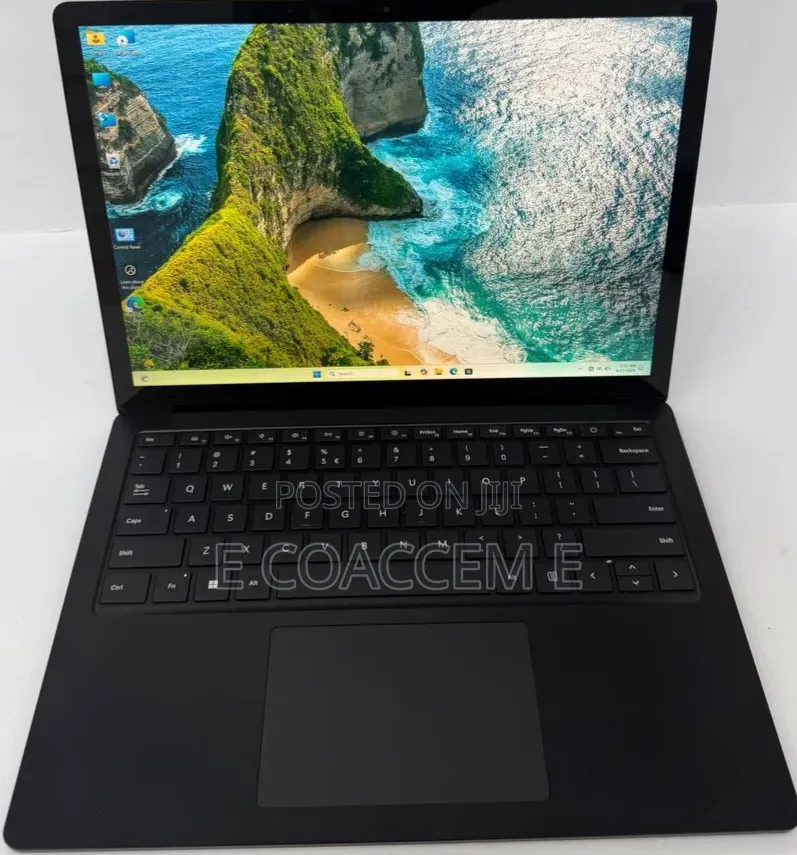 New Laptop Microsoft Surface 16GB Intel Core i7 SSD 256GB