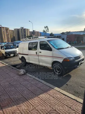 Toyota Hilux 2002 White