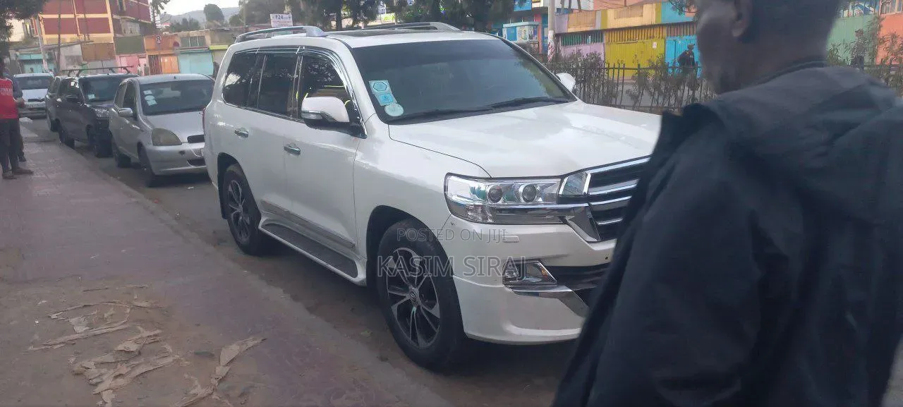 Toyota Land Cruiser 3.3 Diesel 4WD 2021 White