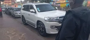 Toyota Land Cruiser 3.3 Diesel 4WD 2021 White