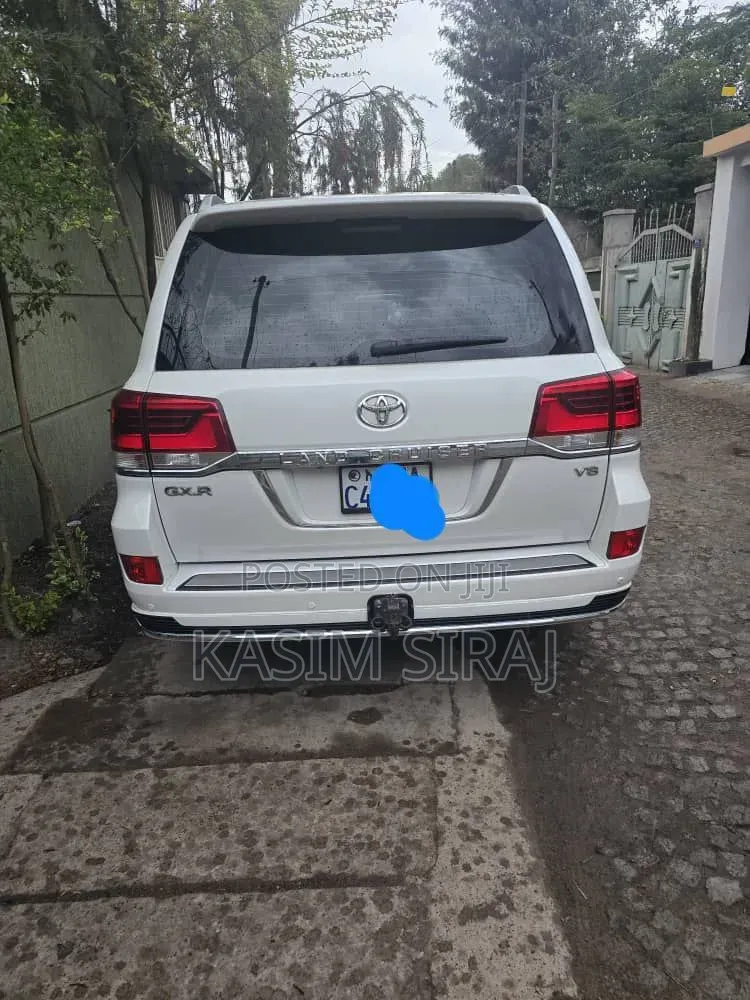 Toyota Land Cruiser 3.3 Diesel 4WD 2021 White
