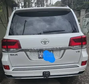 Toyota Land Cruiser 3.3 Diesel 4WD 2021 White