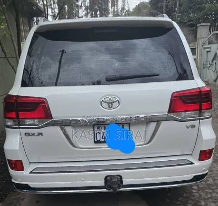 Toyota Land Cruiser 3.3 Diesel 4WD 2021 White