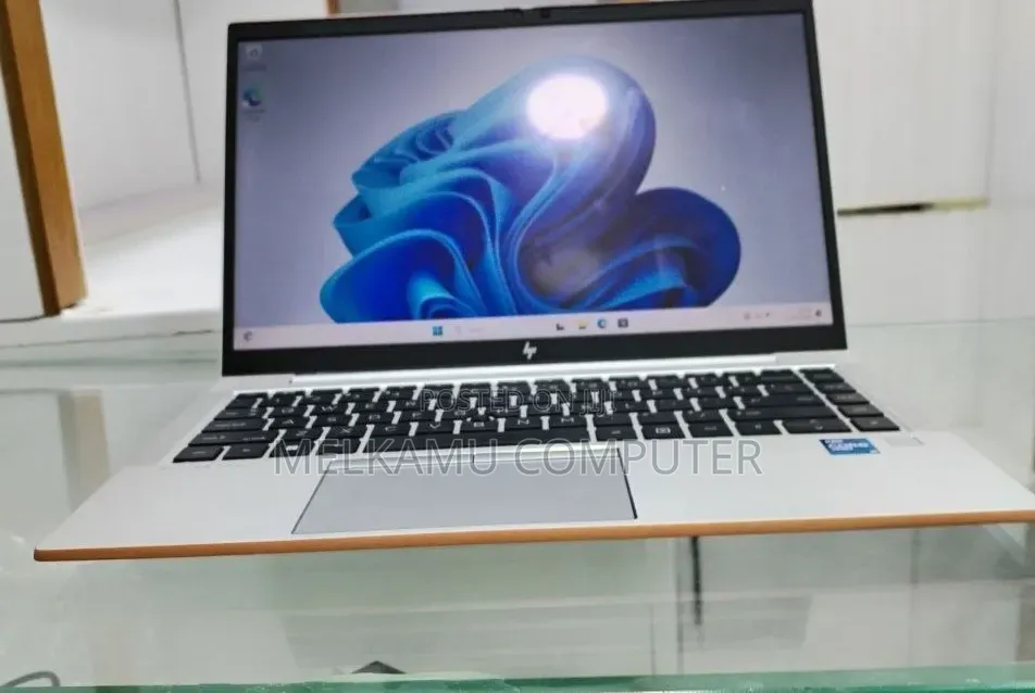 New Laptop HP EliteBook 840 G8 16GB Intel Core i5 SSD 512GB