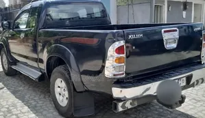 Toyota Hilux 2010 Black