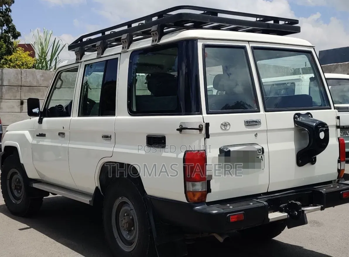 Toyota Land Cruiser 2019 White