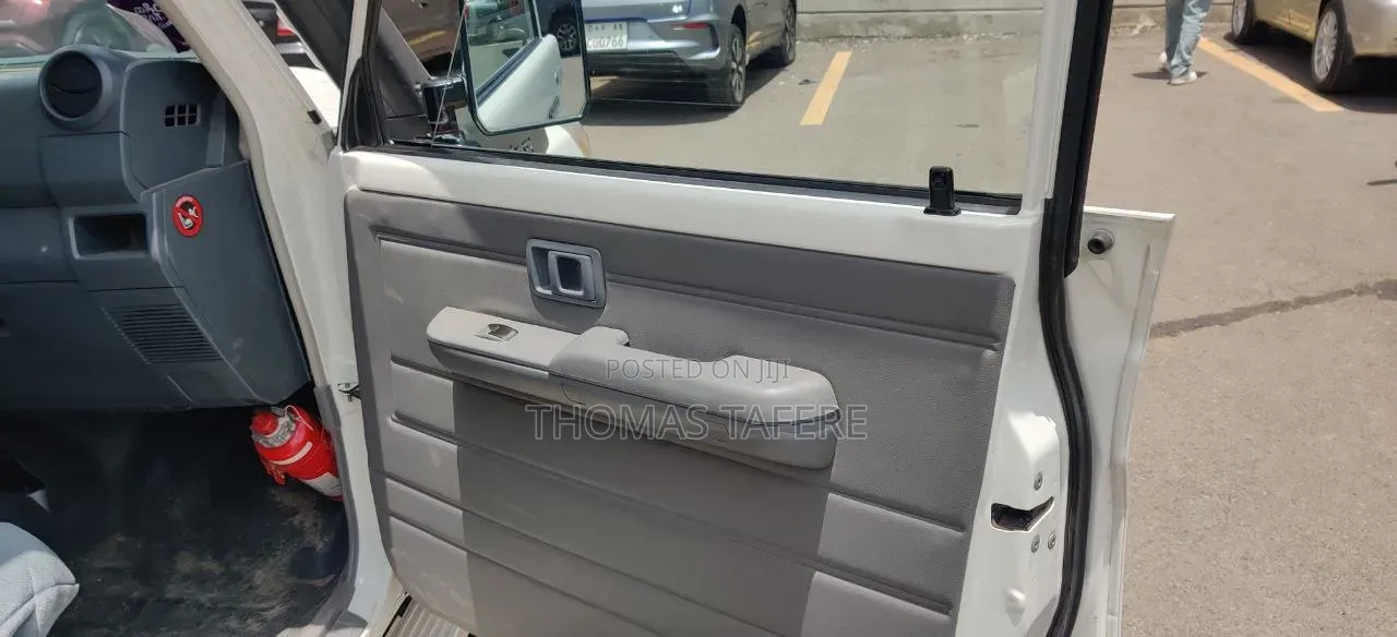 Toyota Land Cruiser 2019 White