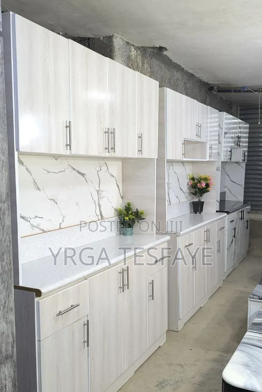 ተነቃቃይ ኪችን ካቢኔት 1:60 X2:00 ከነፃ Delivery