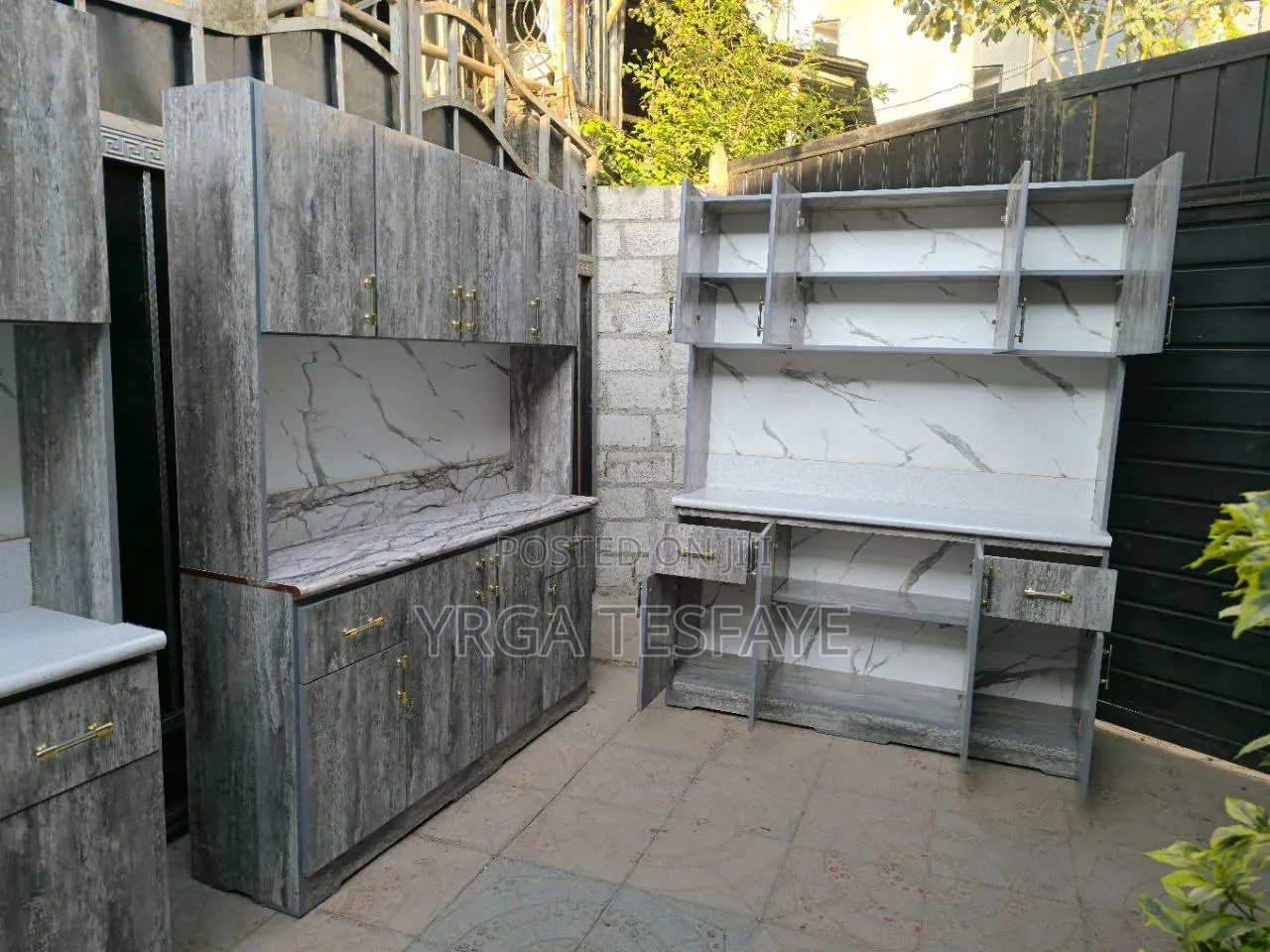 ተነቃቃይ ኪችን ካቢኔት 1:60 X2:00 ከነፃ Delivery