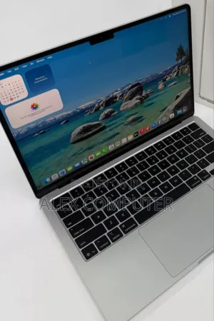 New Laptop Apple MacBook Air 2025 M4 13-inch 16GB Apple M4 SSD 256GB