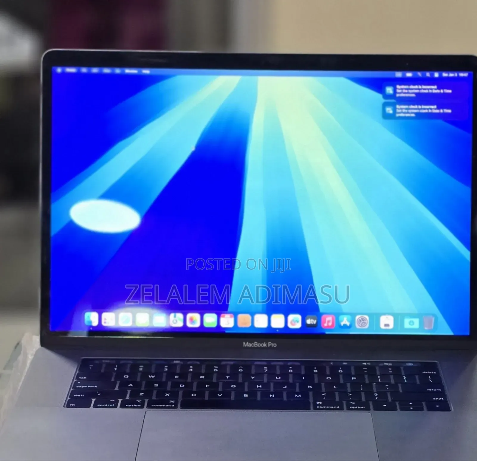 New Laptop Apple MacBook Pro 2018 16GB Intel Core i7 SSD 512GB