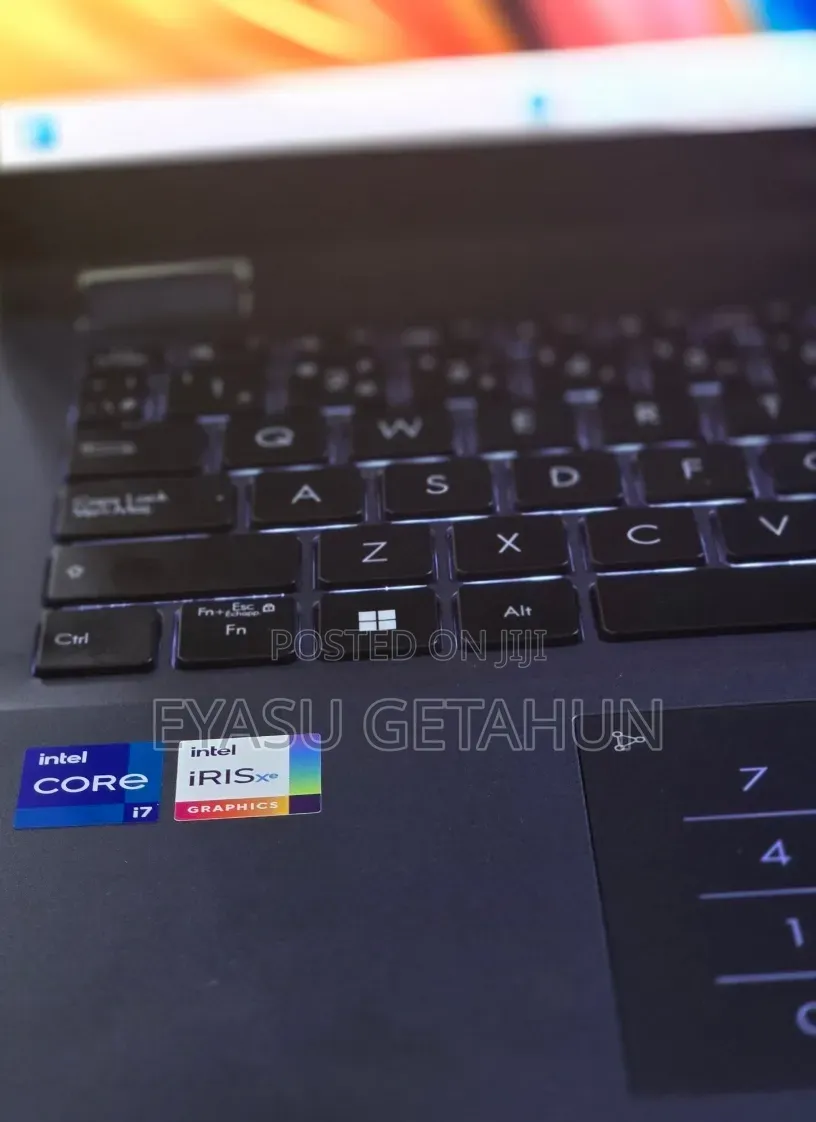 New Laptop Asus VivoBook 15 X505BA 16GB Intel Core i7 SSD 512GB