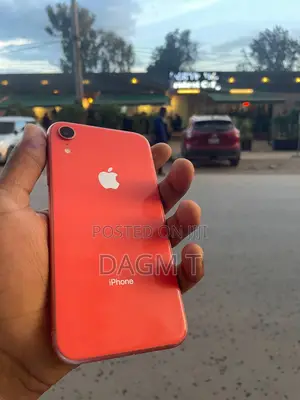 Apple iPhone XR 64 GB Red