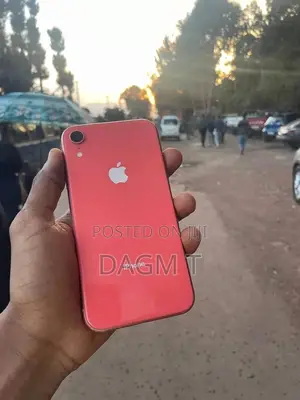 Apple iPhone XR 64 GB Red