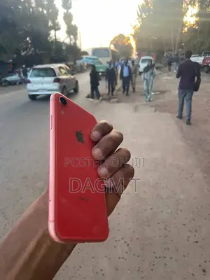 Apple iPhone XR 64 GB Red