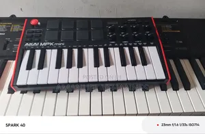 Akai MPK Mini Midi Keyboard Piano