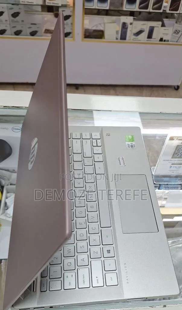 New Laptop HP Pavilion 15 8GB Intel Core i5 SSD 512GB