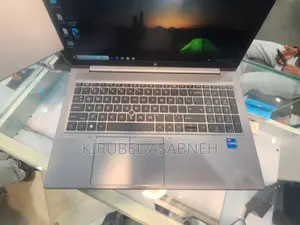 New Laptop HP ZBook Firefly 15 G7 16GB Intel Core i7 SSD 512GB