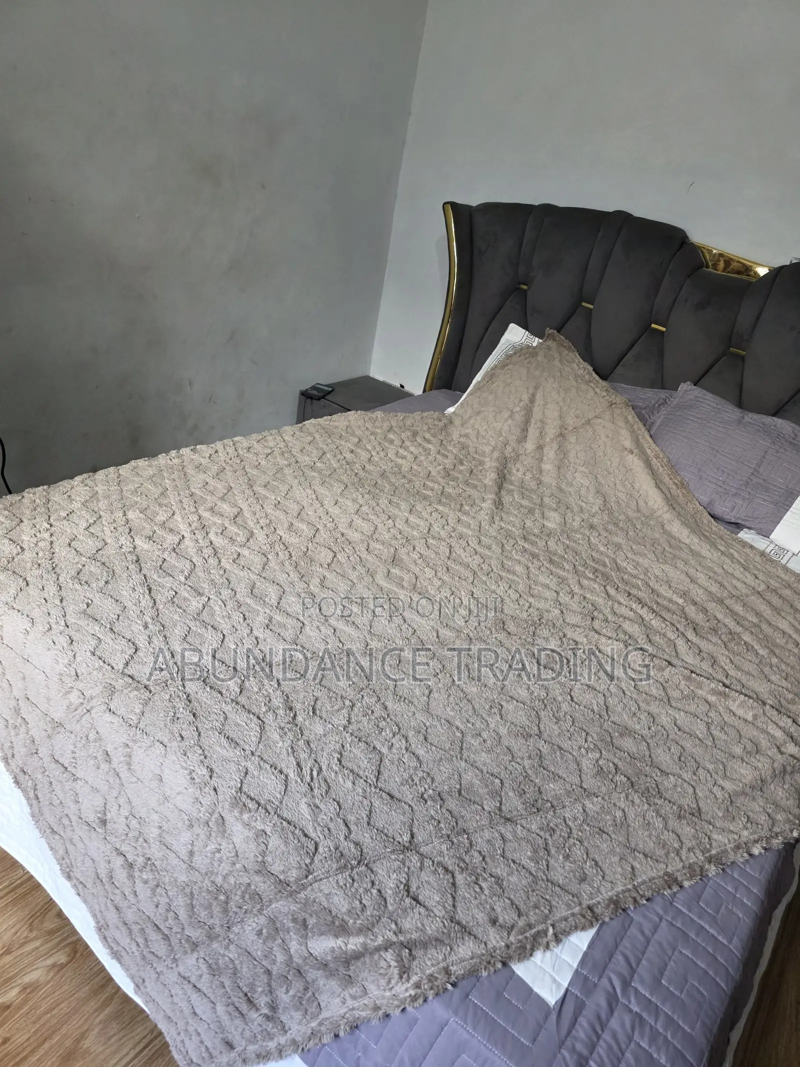 Blanket (ጋቢ ለምኔ)