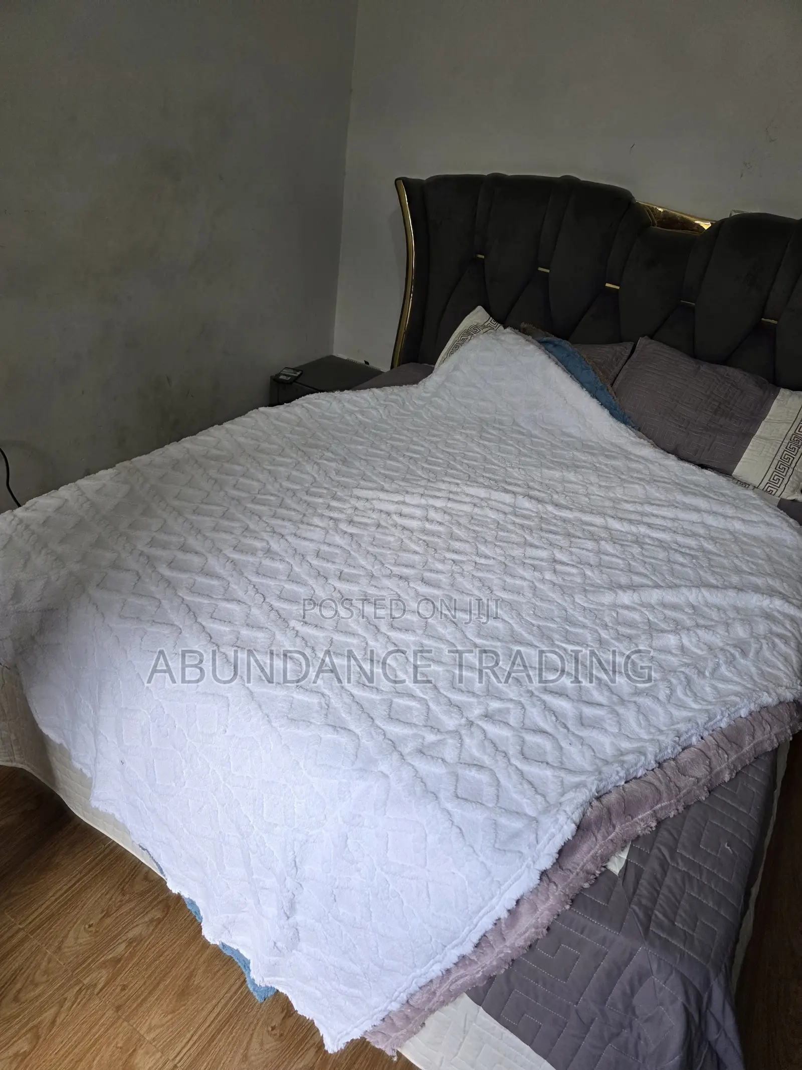 Blanket (ጋቢ ለምኔ)