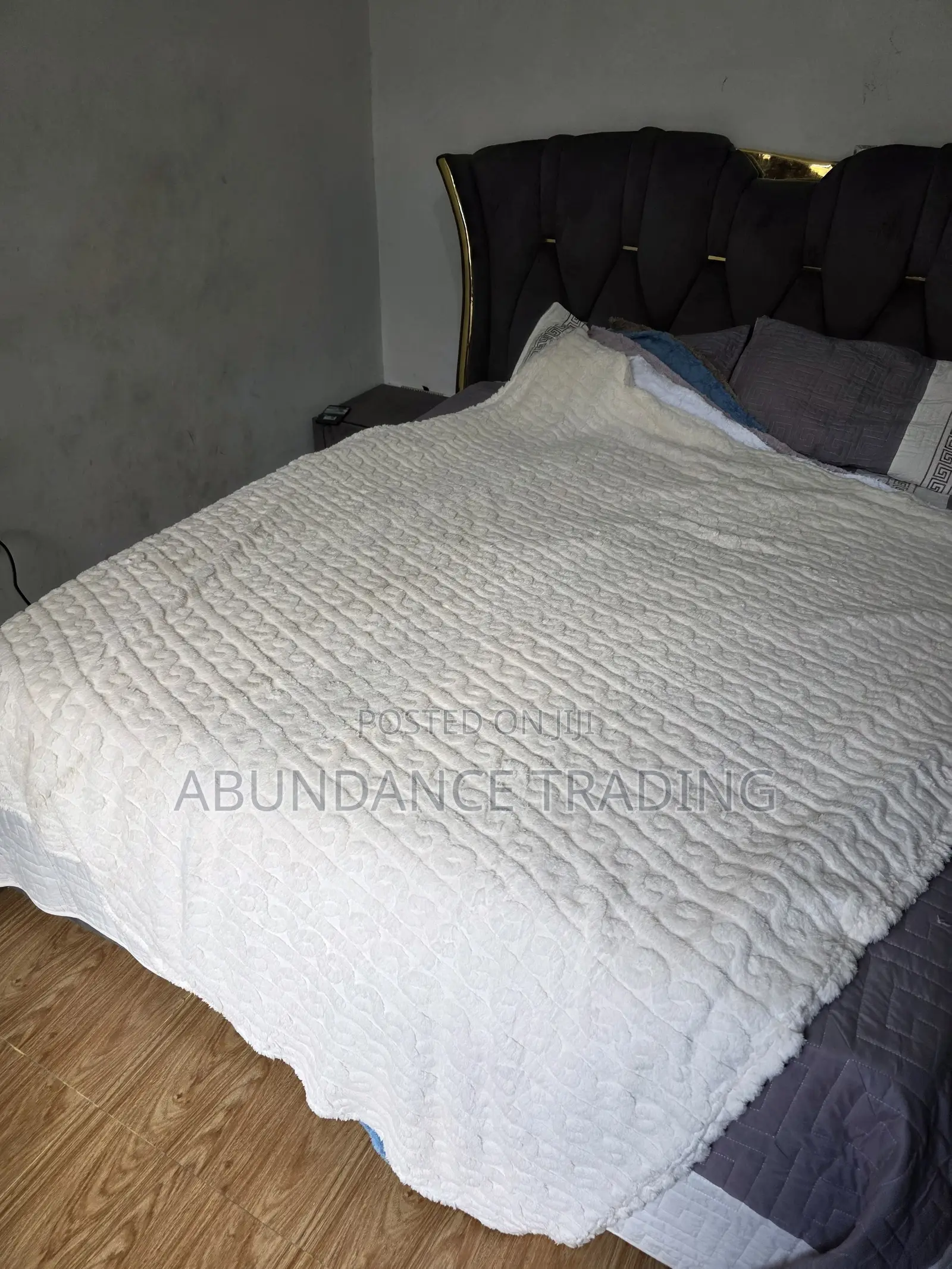 Blanket (ጋቢ ለምኔ)