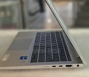 New Laptop HP EliteBook 830 G8 16GB Intel Core i5 SSD 512GB