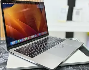 New Laptop Apple MacBook Pro 2017 16GB Intel Core i5 SSD 256GB