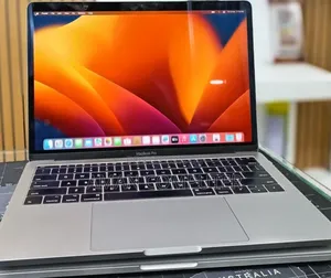New Laptop Apple MacBook Pro 2017 16GB Intel Core i5 SSD 256GB