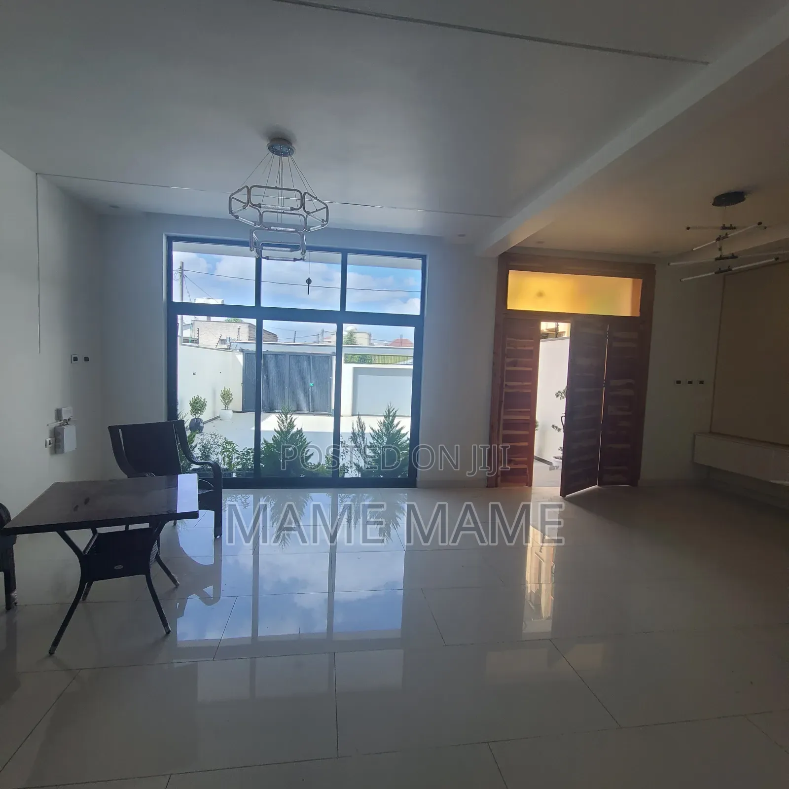 10bdrm House in Addis Ababa, Bole for rent